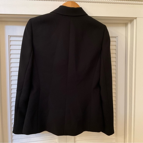 Tahari Black Two Button Blazer, Size 4 - Picture 11 of 12